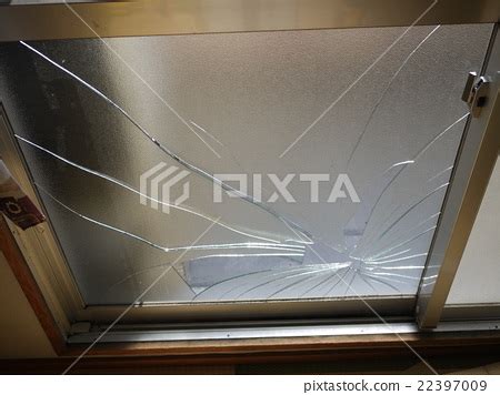 窗戶玻璃破掉怎麼辦 照片擺設